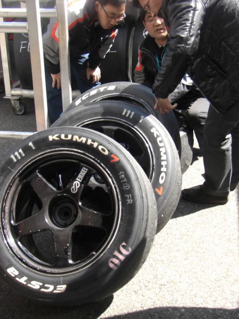 Kumho Tires in GT300