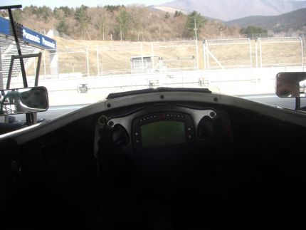 Driver's point of view from the FCJ Formula Renault racecar.