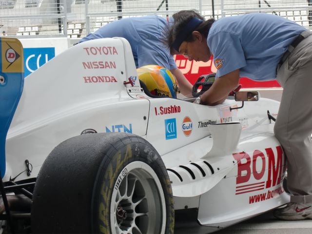 Igor Sushko - Bomex x Avanzza #6 Formula Renault
http://www.igorsushko.com