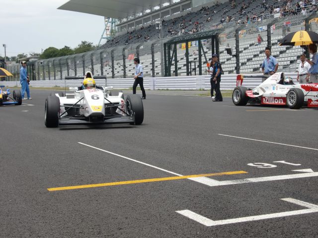 Igor Sushko - Bomex x Avanzza #6 Formula Renault
http://www.igorsushko.com