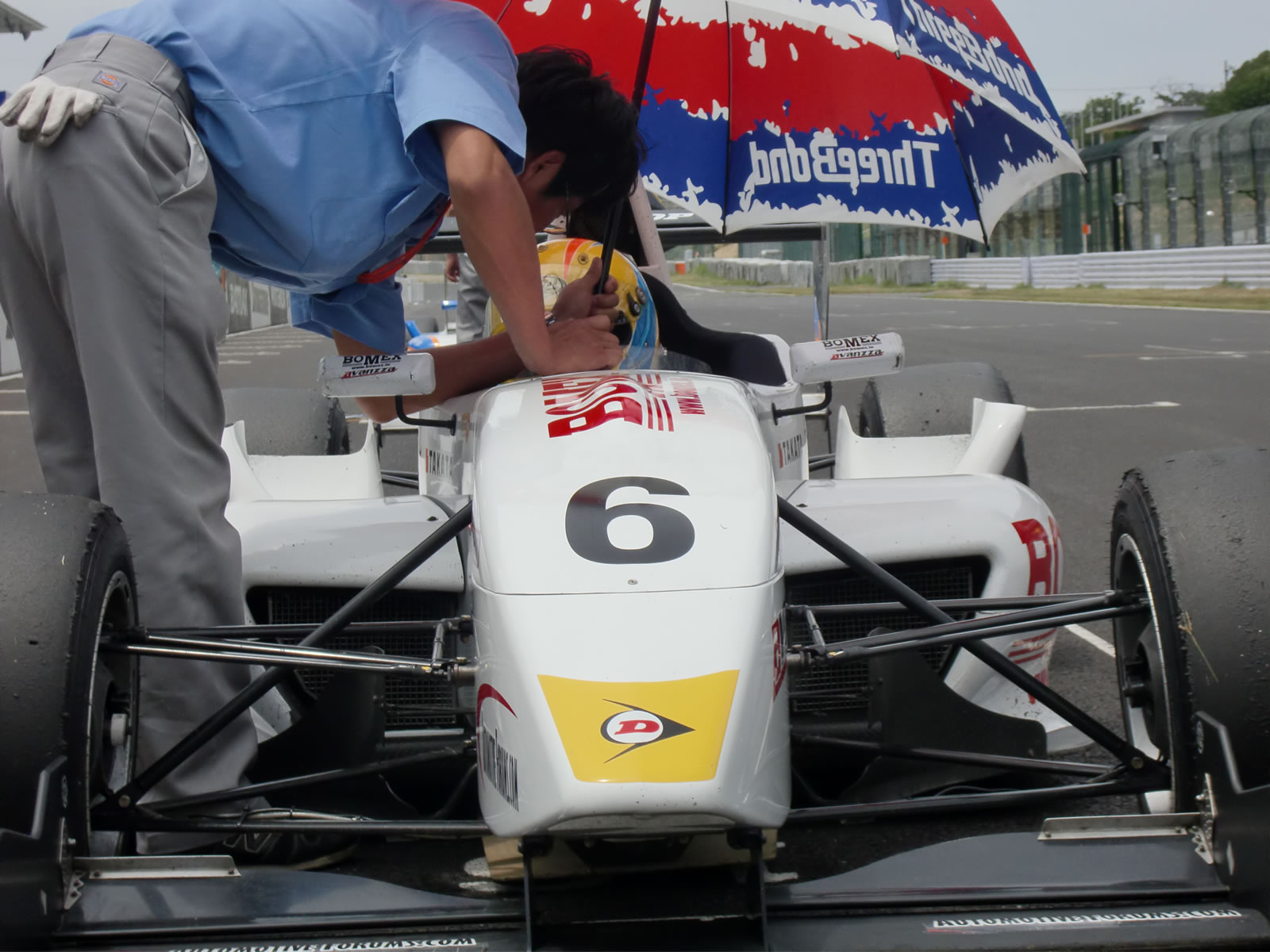 Igor Sushko - Bomex x Avanzza #6 Formula Renault
http://www.igorsushko.com