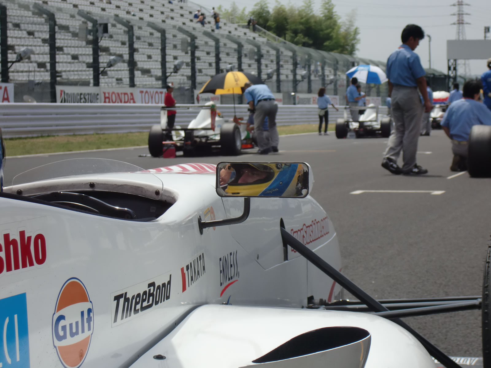 Igor Sushko - Bomex x Avanzza #6 Formula Renault
http://www.igorsushko.com