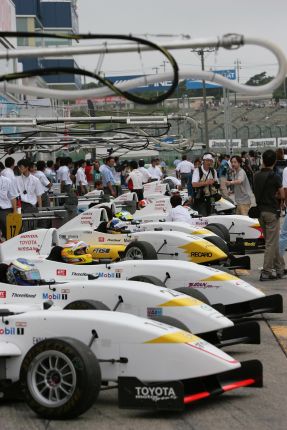 Formula Challenge Japan paddock