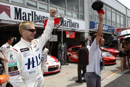 The pit-walk for the Super Taikyu series at Okayama Circuit. The H.I.S. Nissan Fairlady Z, piloted by Igor Sushko and Maejima Sh