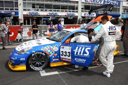 On the grid for the Super Taikyu series at Okayama Circuit. The H.I.S. Nissan Fairlady Z, piloted by Igor Sushko and Maejima Shy