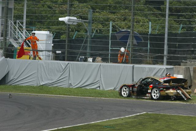 gt_r06_26_crash2.jpg