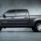 toyota_tundra_sideview