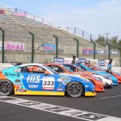 The all-Nissan Z photoshoot at Suzuka Circuit. The front car is the H.I.S. sponsored Nissan Fairlady Z Z33 driven by Maejima Shu