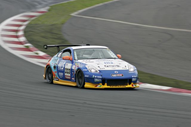 The H.I.S. Nissan Fairlady Z piloted by Igor Sushko at Fuji Speedway. Pictured is the exit of the Netz corner, a very technical