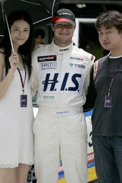 Right: Bomex and Avanzza owner, Yamashita Junichiro.
Middle: Igor Sushko.
Left: A hottie.