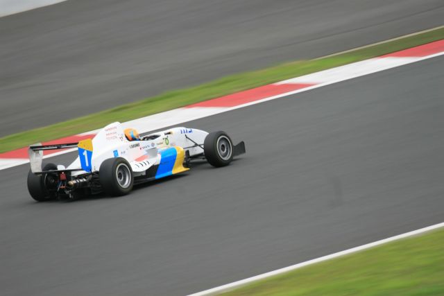 Igor Sushko at Fuji Speedway in the Japanese FCJ - Formula Renault. #1 H.I.S. car.