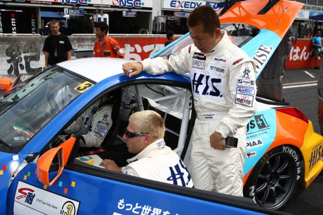 On the grid for the Super Taikyu series at Okayama Circuit. The H.I.S. Nissan Fairlady Z, piloted by Igor Sushko and Maejima Shy