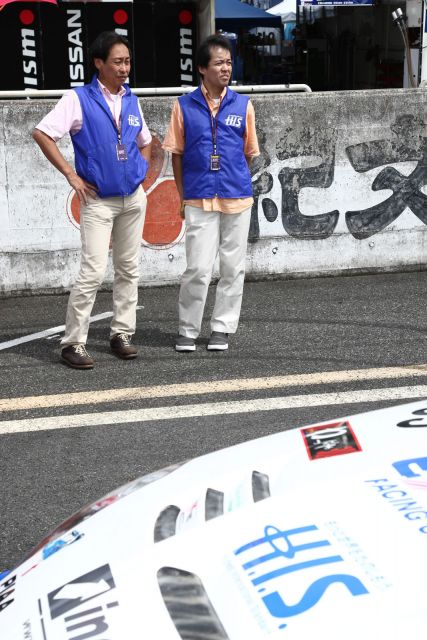 On the grid for the Super Taikyu series at Okayama Circuit. The H.I.S. Nissan Fairlady Z, piloted by Igor Sushko and Maejima Shy