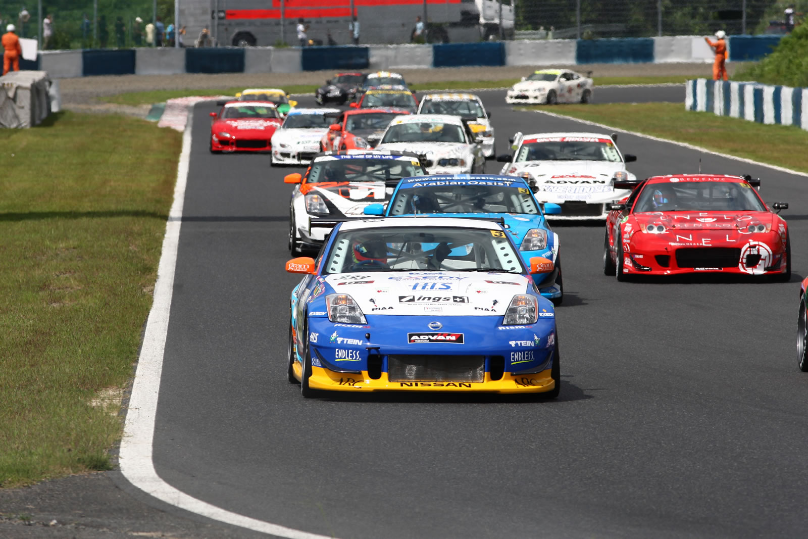 Parade lap for the Super Taikyu series at Okayama Circuit. The H.I.S. Nissan Fairlady Z, piloted by Igor Sushko and Maejima Shyu