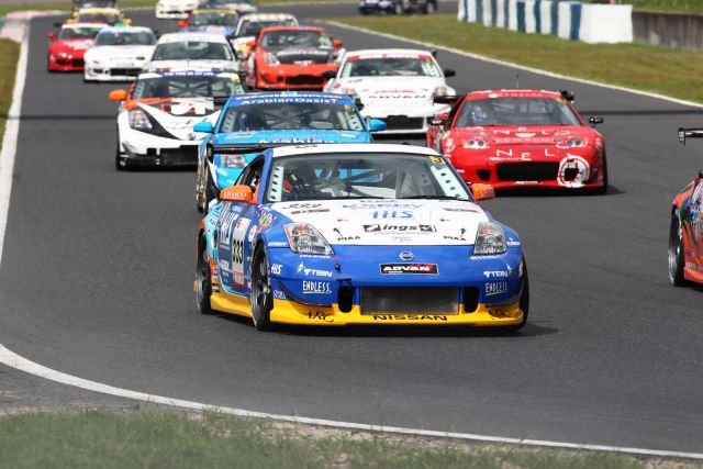 Parade lap for the Super Taikyu series at Okayama Circuit. The H.I.S. Nissan Fairlady Z, piloted by Igor Sushko and Maejima Shyu