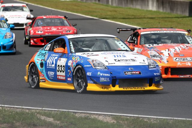 Parade lap for the Super Taikyu series at Okayama Circuit. The H.I.S. Nissan Fairlady Z, piloted by Igor Sushko and Maejima Shyu