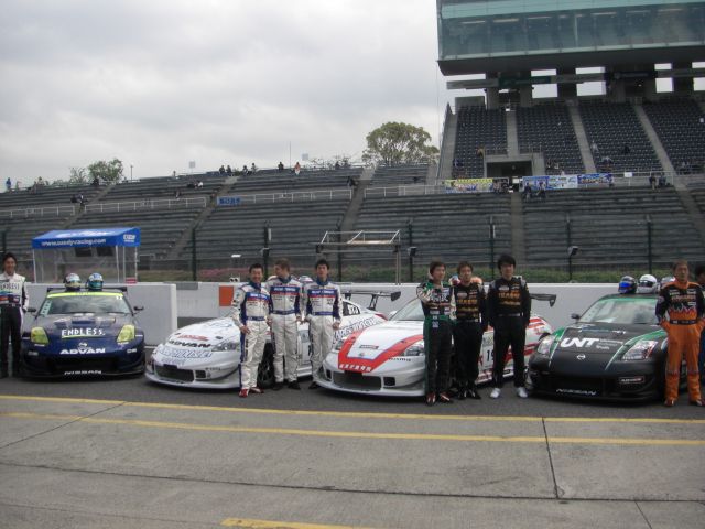 #15 Okabe Jidosha Dixcel Nissan Z. 
Drivers: 
Nagashima Masaaki &#38263;&#23798;&#12288;&#27491;&#26126;
Igo